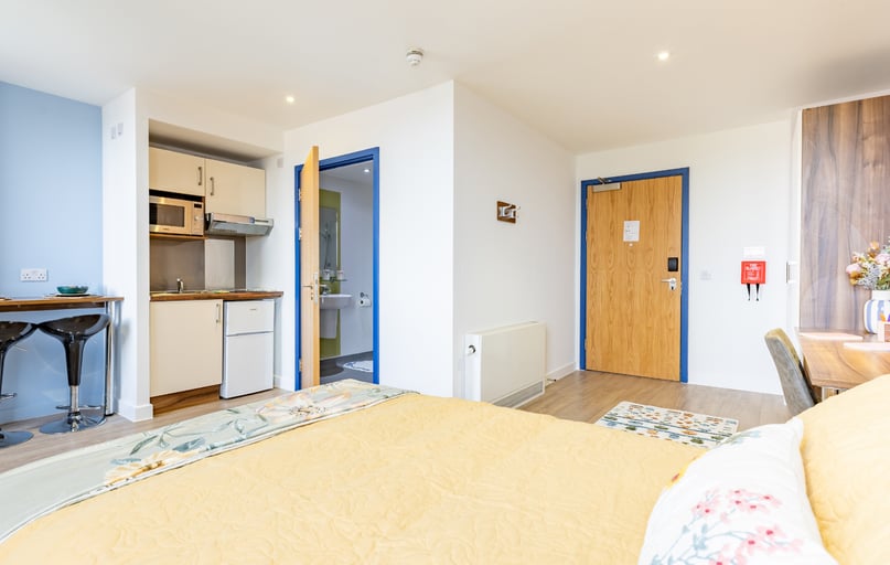 Deluxe Studio, Central Studios, 4 Greyfriars Road, City Centre, Reading - Image 1